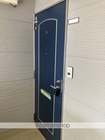 ニート青山の玄関写真