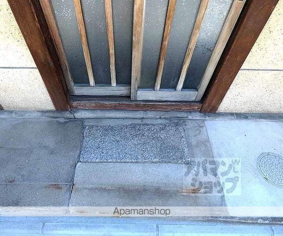 五辻町貸家58ー28の玄関写真