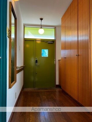 砧戸建[3LDK/126.21m2]の玄関