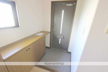 ストーンレイク子の浜[4LDK/92.67m2]の玄関