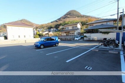 Ｆｅ．モデナ[2LDK/58.1m2]の駐車場