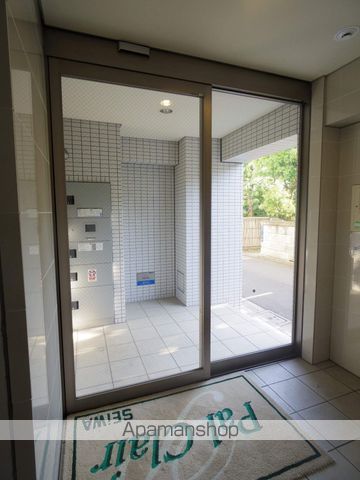 【三鷹市新川のマンションの写真】