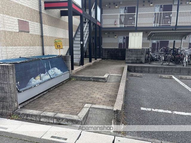 レオパレスロワメゾンの玄関写真