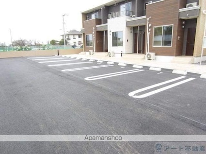 レジデンスＴ・ＷＥＳＴ　Ⅱ[1LDK/43.32m2]の駐車場