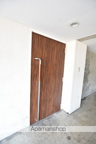 ブランノワール麻生エクサゴーヌの玄関写真