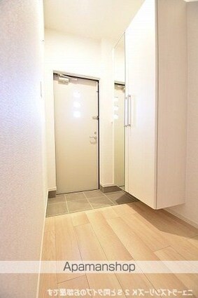 ヘーリオス[1LDK/50.05m2]の玄関