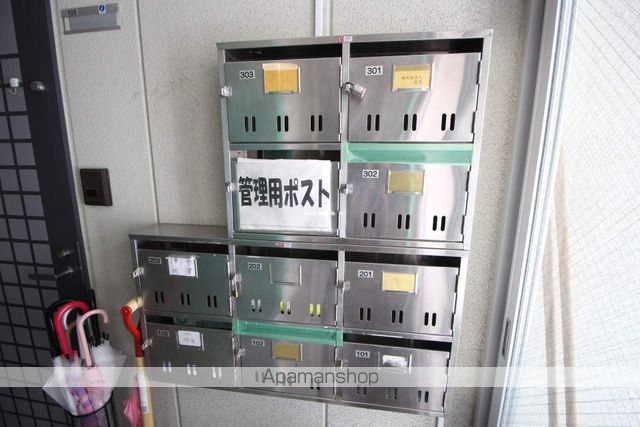 ウエストビレッジ118の玄関写真