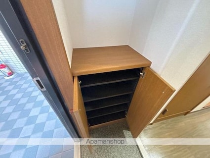 ＲｅＸＩＳ塩上（レクシスシオガミ）[1R/22.23m2]の玄関