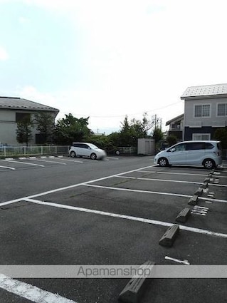 ベルク・ヴィラ　Ａ棟[3DK/55.71m2]の駐車場3