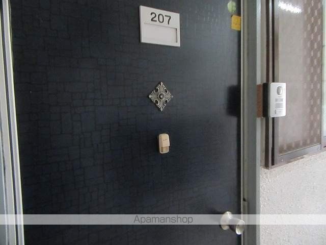 カルチェラタンの玄関写真