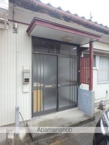 石橋貸家の玄関写真