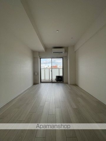 ALIVISドーム前の内装写真