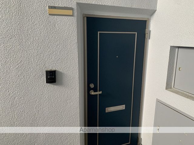 第一続木マンションの玄関写真