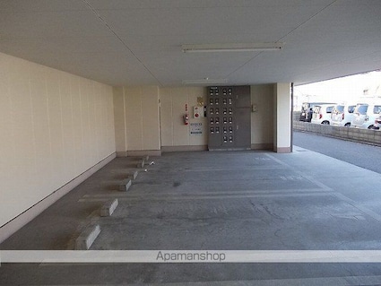 明山[1R/24m2]の駐車場