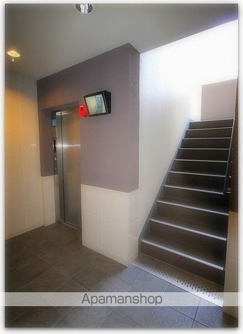 グランディールNAMBAの玄関写真