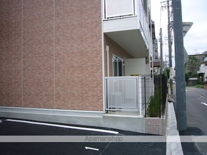 レオパレスルミエール筒井[1K/20.81m2]の駐車場2