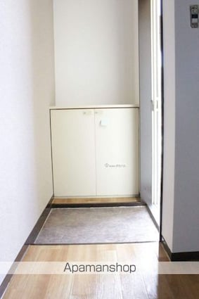 メゾン寿志[2K/34.89m2]の玄関