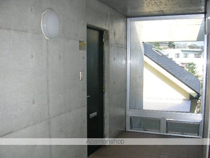 クリスタルコート[1R/27.3m2]の外観3