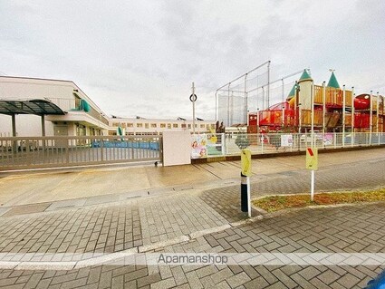 埼玉県吉川市中央２丁目[2DK/29.8m2]の周辺1