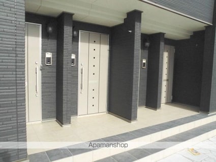 ユーヴェＳ　Ⅵ[1LDK/45.86m2]のエントランス1