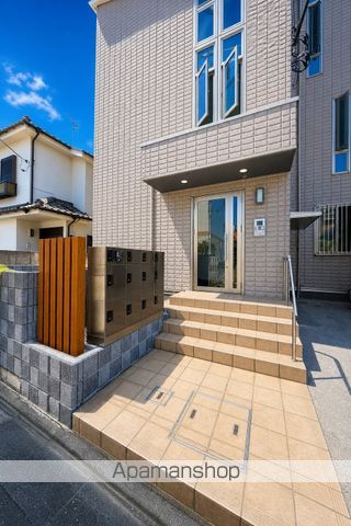メゾンマルトの玄関写真