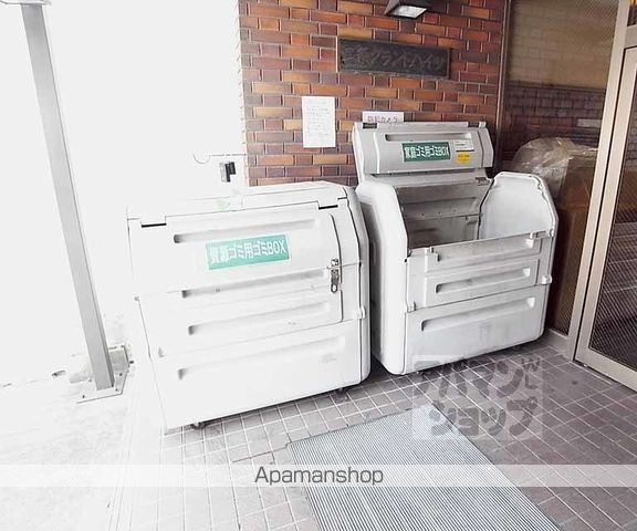 二条グランドハイツの玄関写真