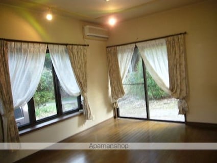 一戸建[6K/144.72m2]のリビング・居間