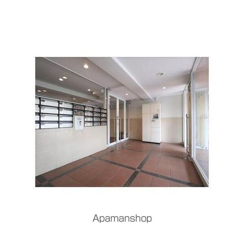 エクラ桂駅前の玄関写真