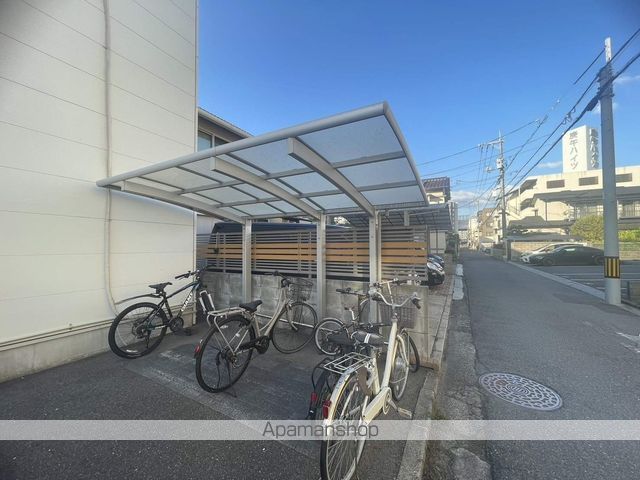 リビオーヌ庚午北の玄関写真