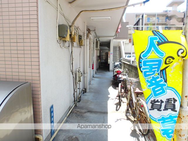 スカイコーポ新屋敷の玄関写真