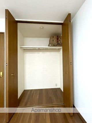 大阪府岸和田市小松里町[2LDK/44m2]の収納