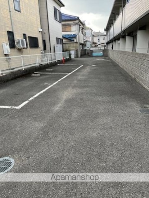 ＳＥＮＳＥ　ＷＡＫＡＹＡＭＡ[1K/23.18m2]の駐車場2