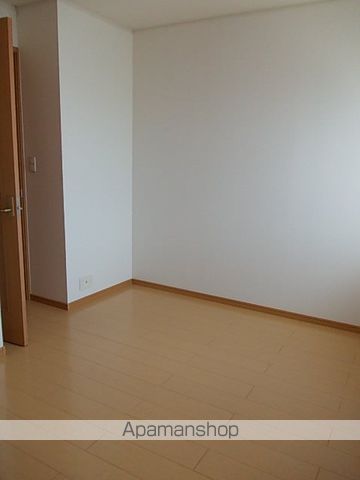 エレガンスフォーシーズンIIの内装写真