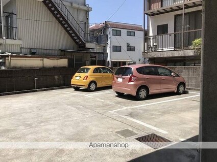 上雅ビル[1LDK/56.56m2]の駐車場