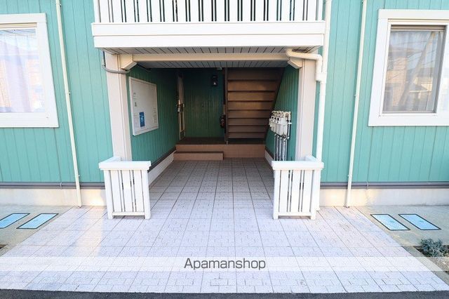 リヴェール D棟の玄関写真