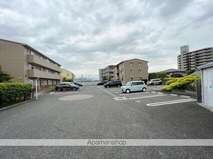 ルントベルク　Ａ[2LDK/58.37m2]の駐車場