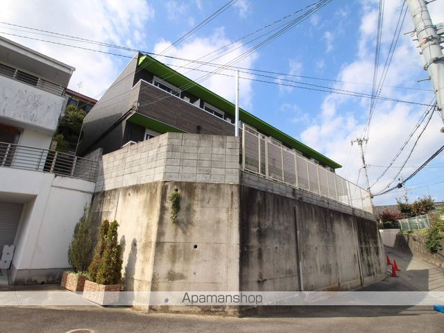 モダンアパートメント枚方岡山手の外観写真