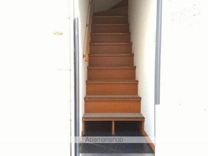 レオパレスパストラルフォレスト[1K/26.08m2]の玄関