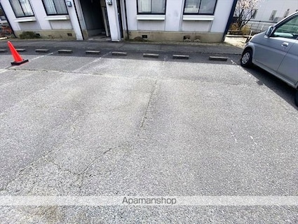 サンビレッジ新田　Ｃ[3DK/60.35m2]の駐車場2