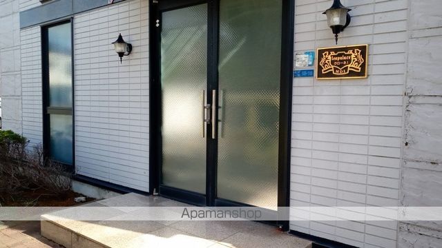 レオパレスクローネIの玄関写真