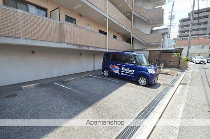 フェリスクラモト[3LDK/68m2]の駐車場