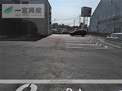 レジデンスＳＵＭＩＨＯＵ[2LDK/57.96m2]の駐車場1