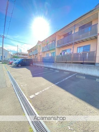 メゾンソレイユ[2LDK/58.79m2]の駐車場