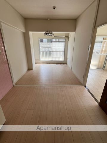 センチュリーマンションの内装写真