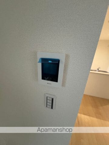 足立区 3階建 築2年の内装写真