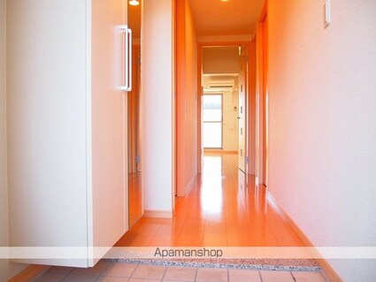 サン　フォレスト　ヴィラ[2LDK/57.52m2]の玄関