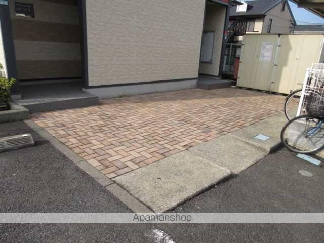レオパレスレーブメルベーユの玄関写真