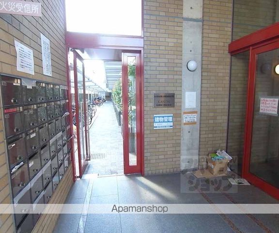 阪急電鉄嵐山線 松尾大社駅 徒歩18分 5階建 築32年の玄関写真
