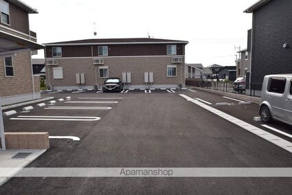 Ａｖｅｎｉｒ　Ⅱ[1LDK/45.89m2]の駐車場