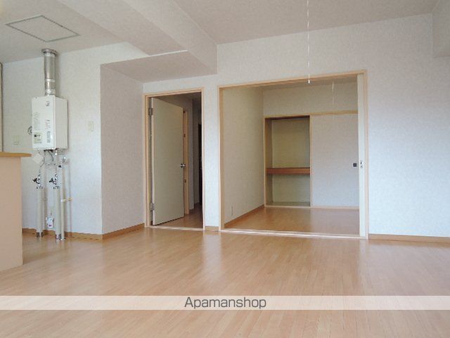 リベルティ大通の内装写真